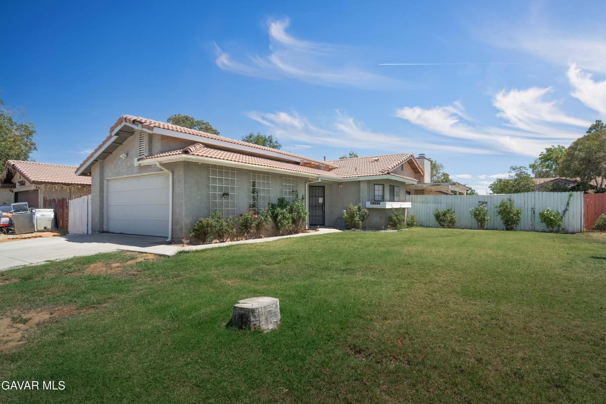 43732 La Paz Lane