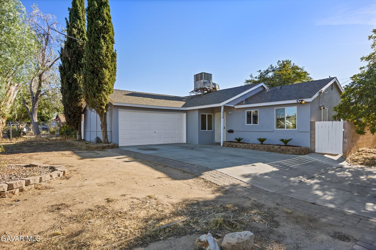 1058 E Avenue R-2