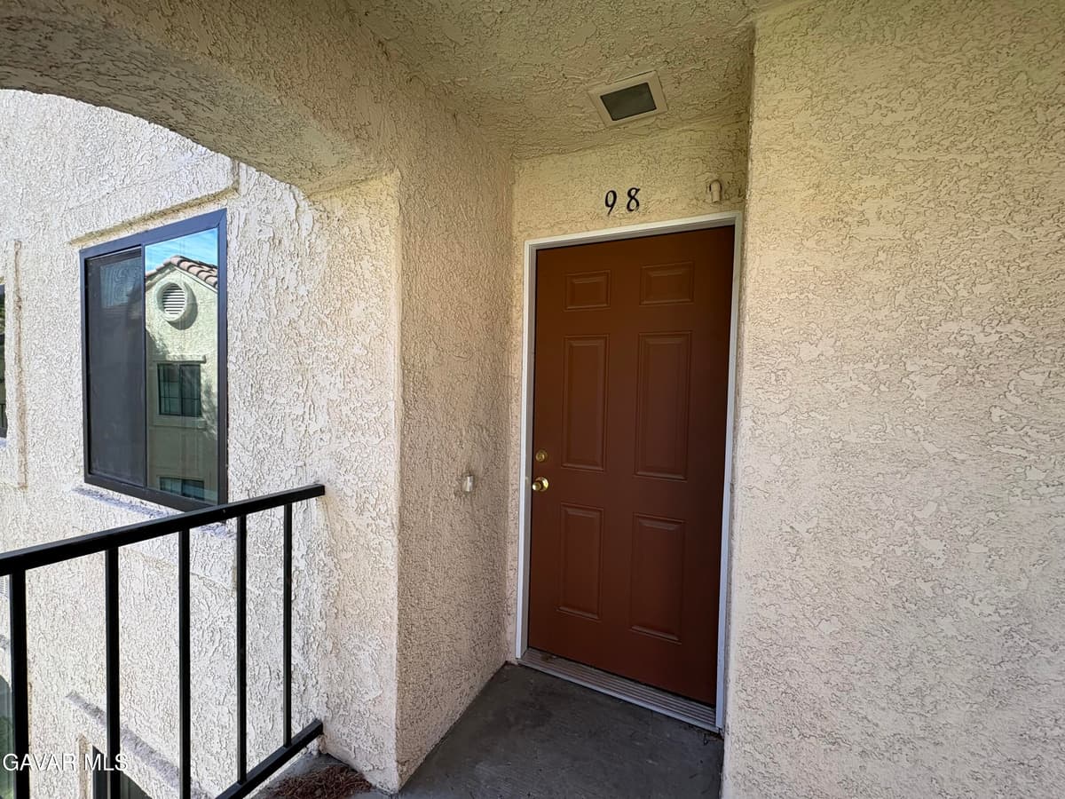 2554 Olive Drive