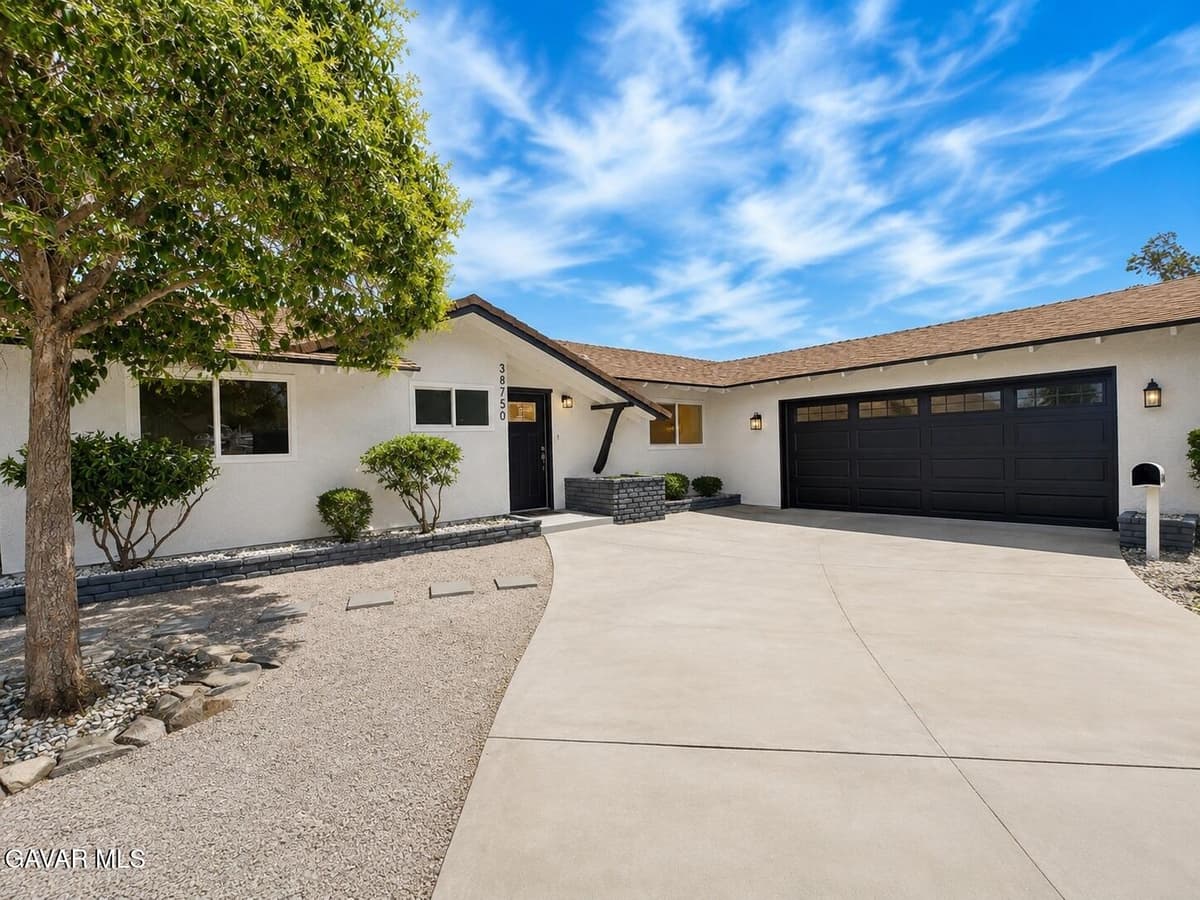 38750 Sage Tree Street
