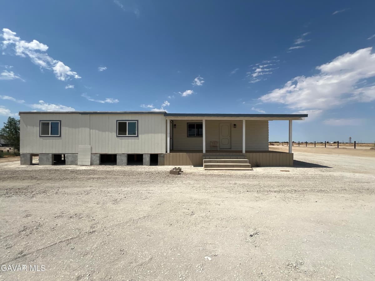 6555 E Ave H
