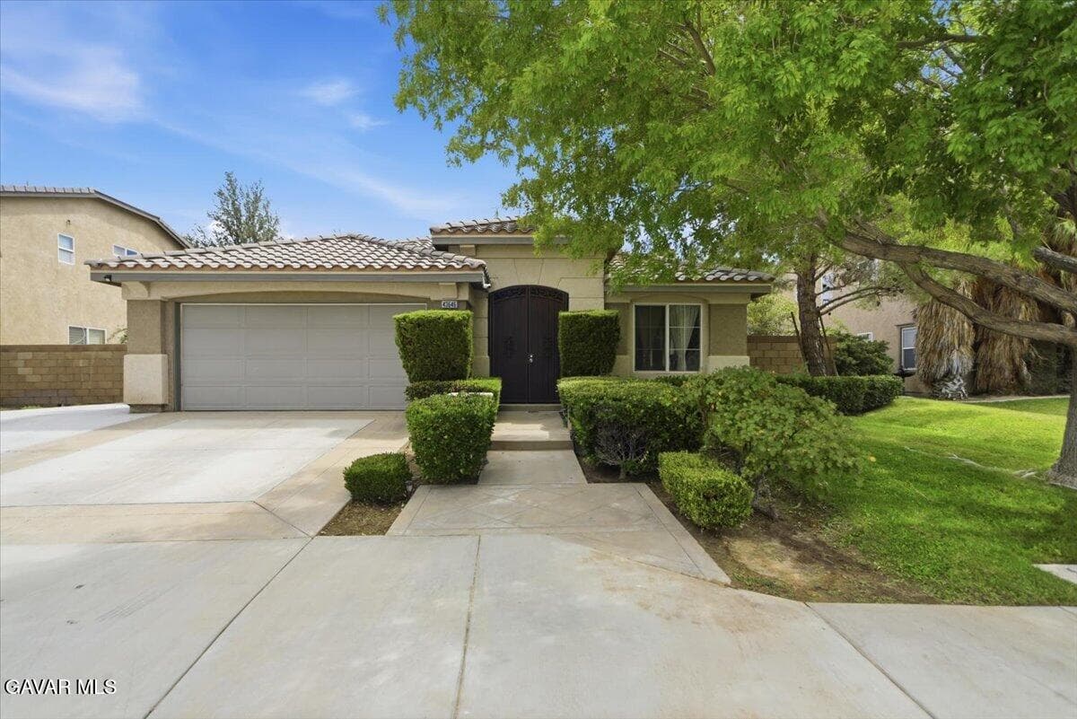 43646 Rialto Drive