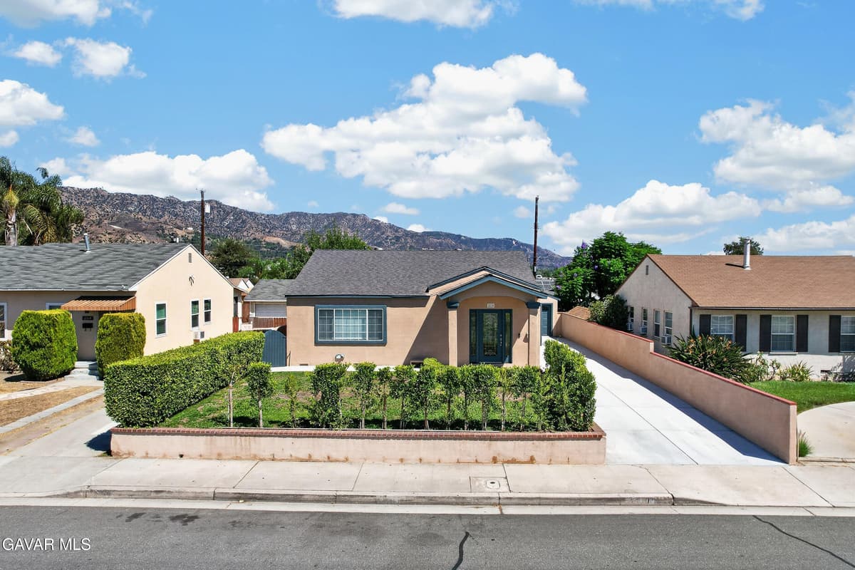 2210 N Buena Vista Street