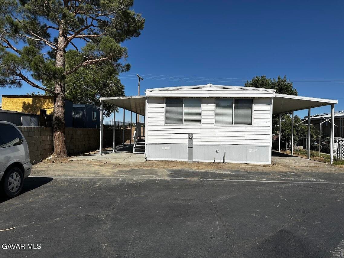 1449 E Avenue I
