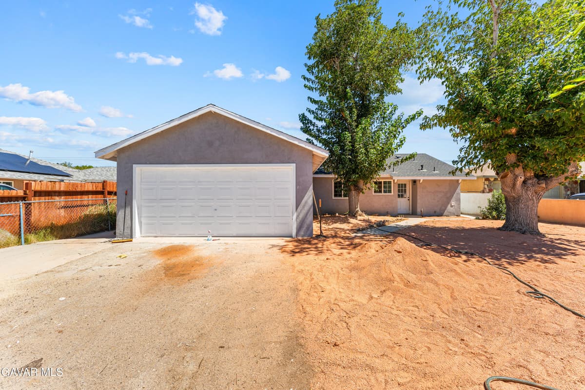 38544 E 33rd Street