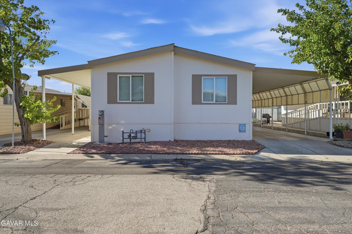 2550 E Avenue I