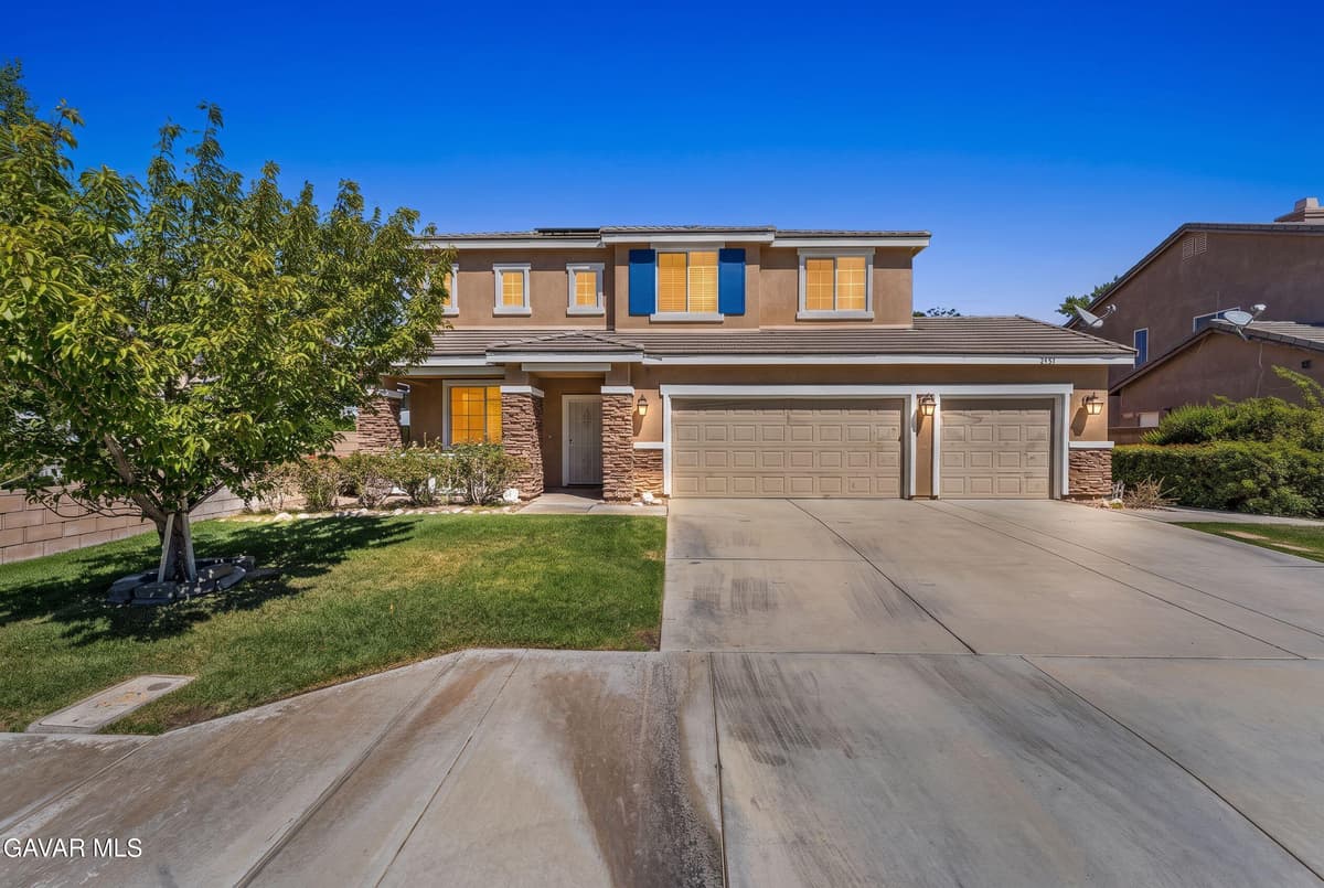 3107 W Lumber Street
