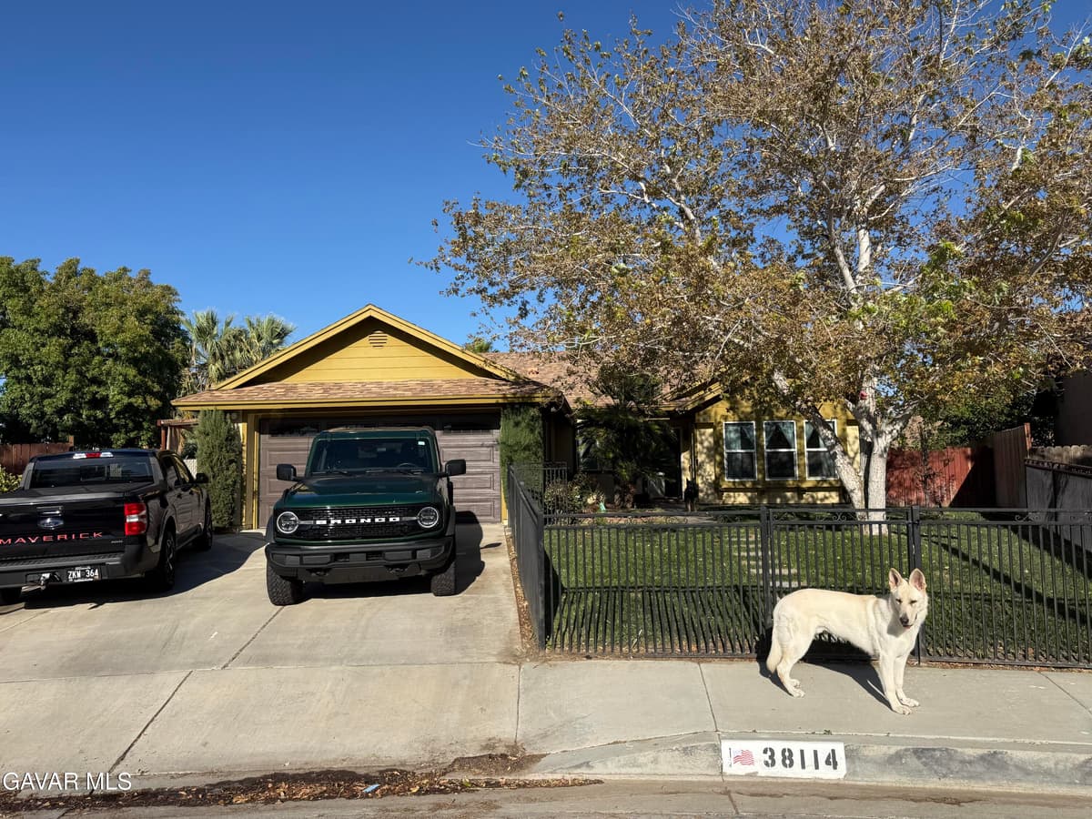 38114 Palms Place