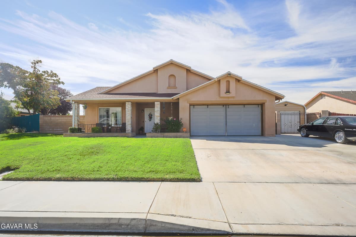 3310 Kayak Street