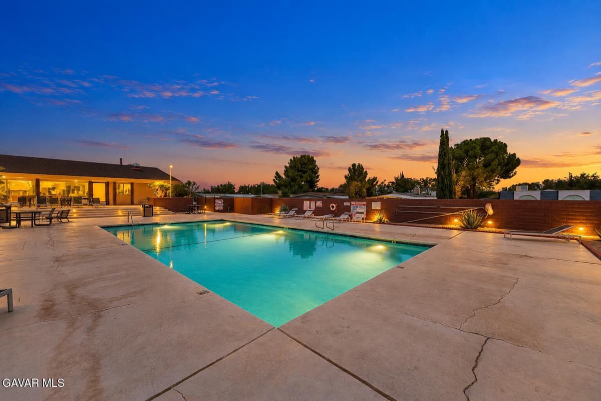 5711 Columbia Way