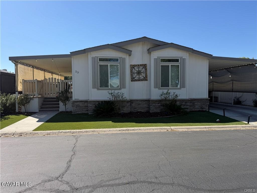 2121 E Avenue I
