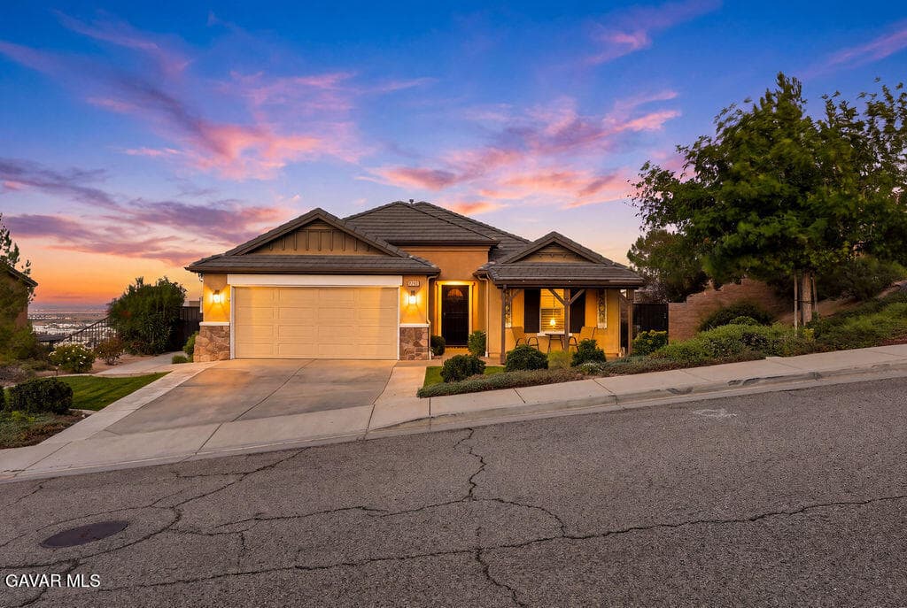 38462 Siamese Lane