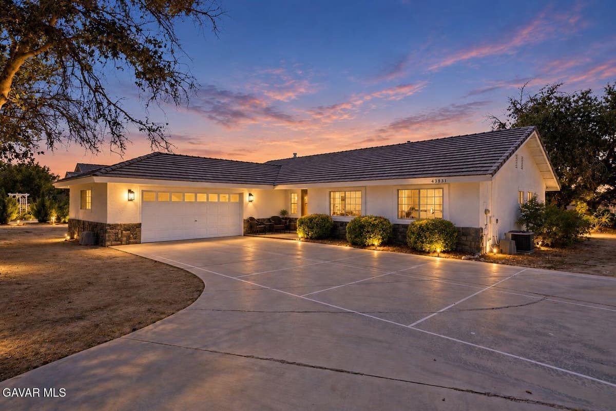 43831 Victor Place