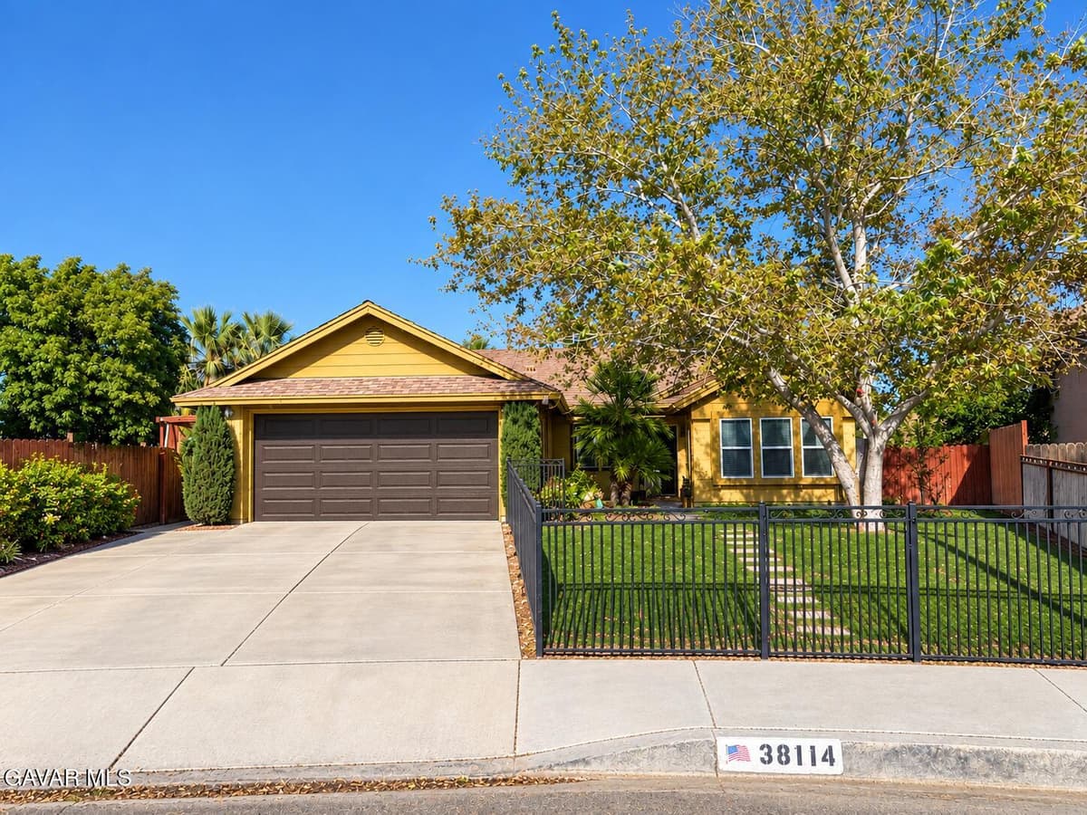 38114 Palms Place