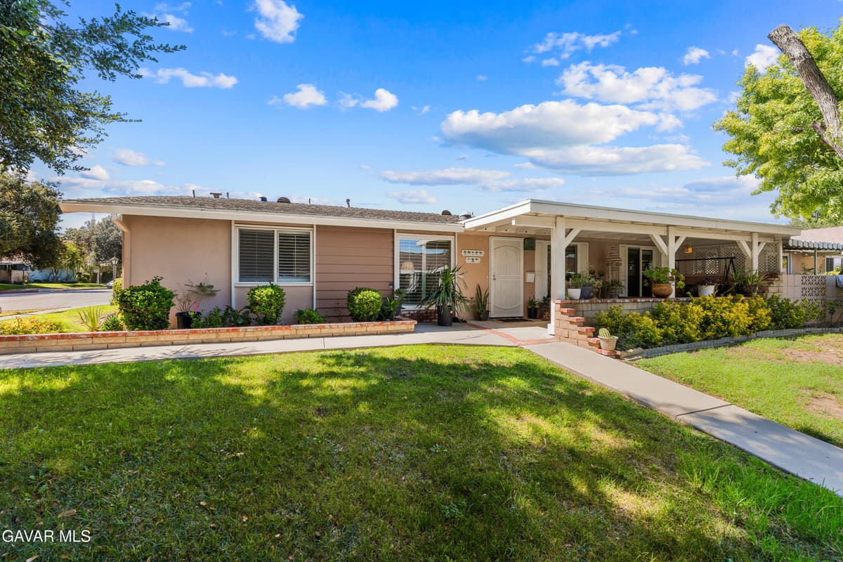 19229 Avenue Of The Oaks