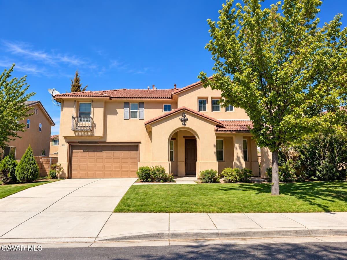 2233 Avenida Del Mar