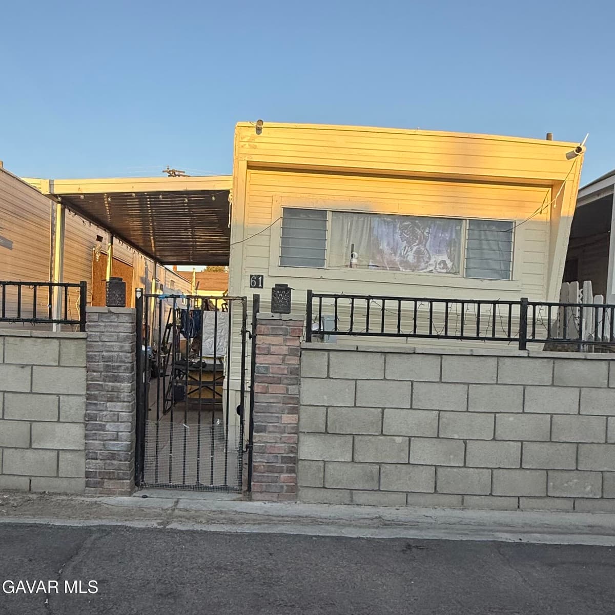 1717 E Avenue I