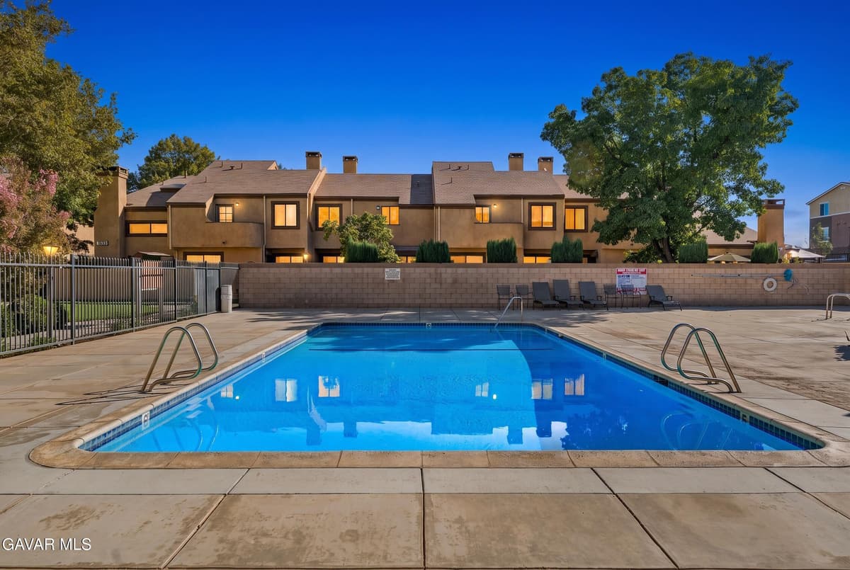 1830 E Avenue J2