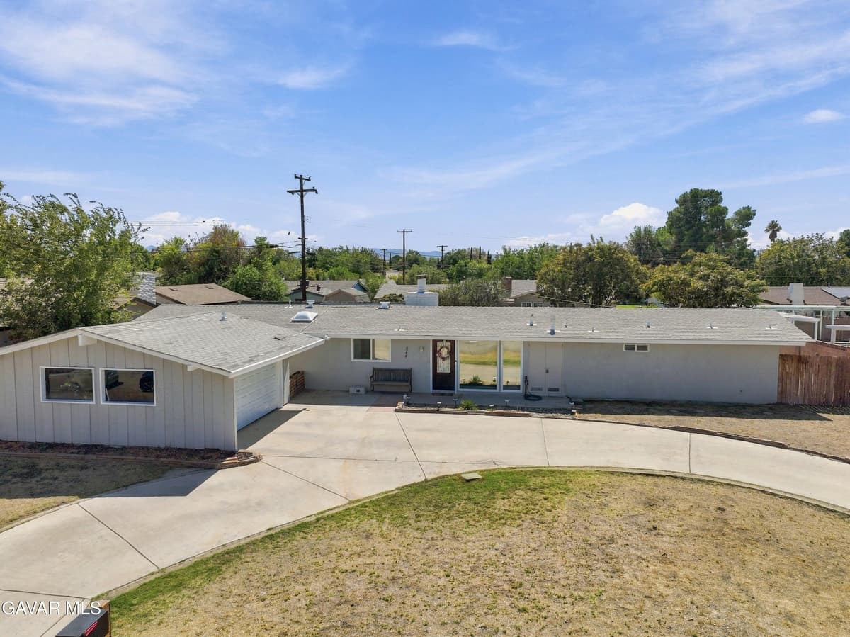 544 E Avenue J1