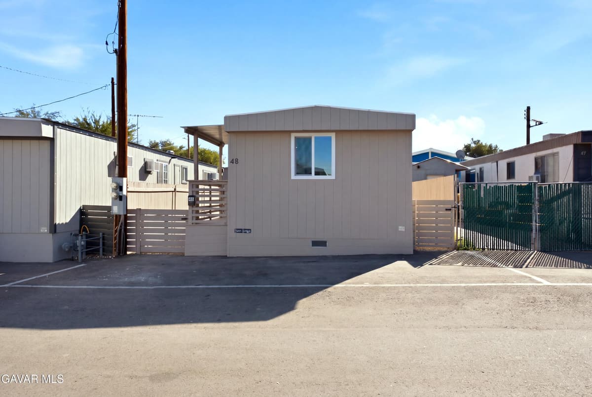 6150 E Ave T