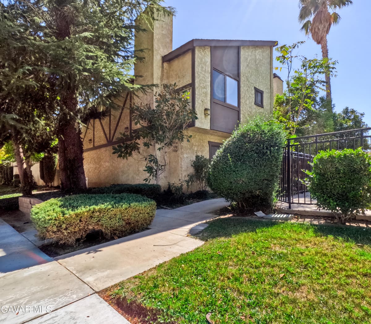 1328 W Avenue J4