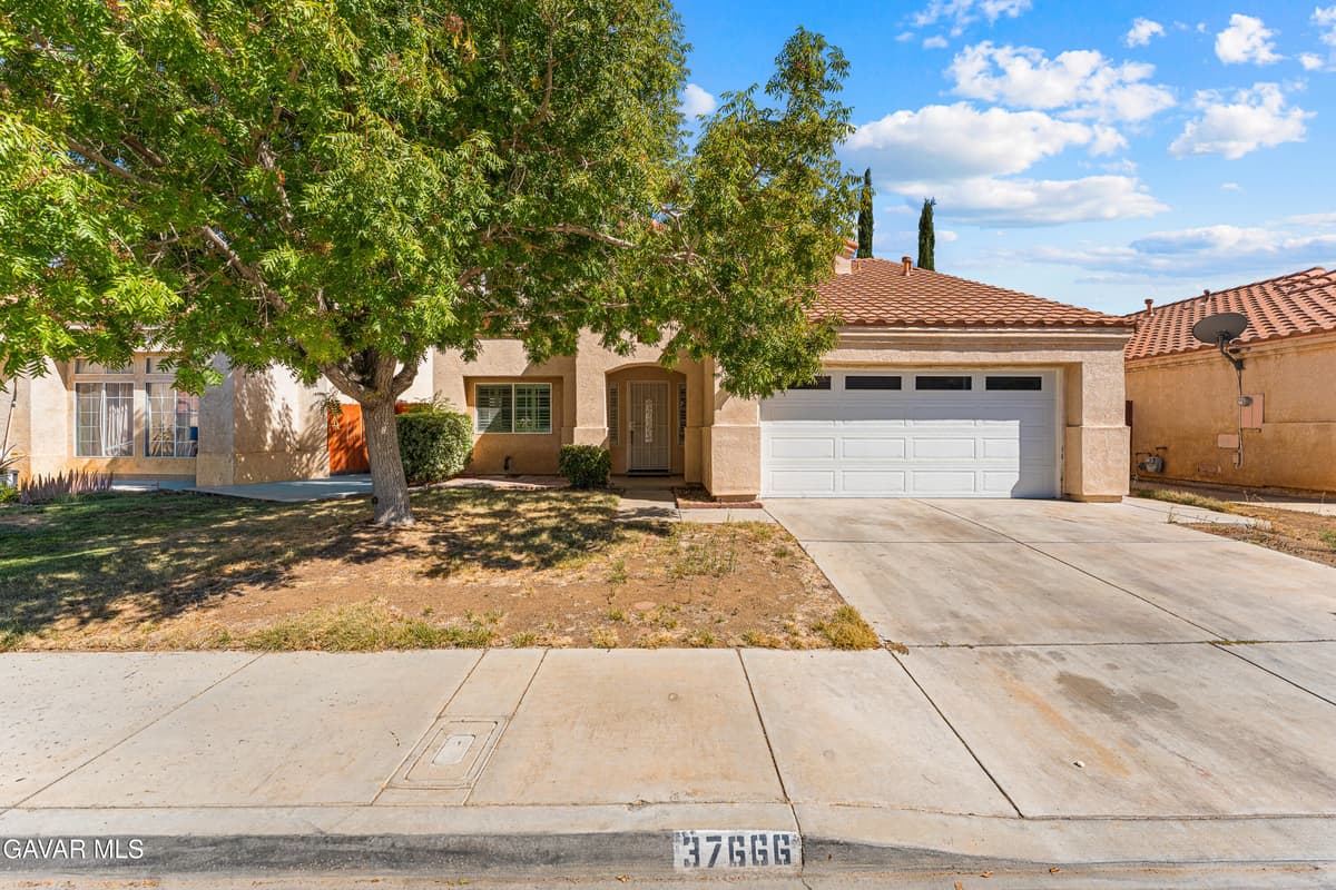 37666 Scomar Street