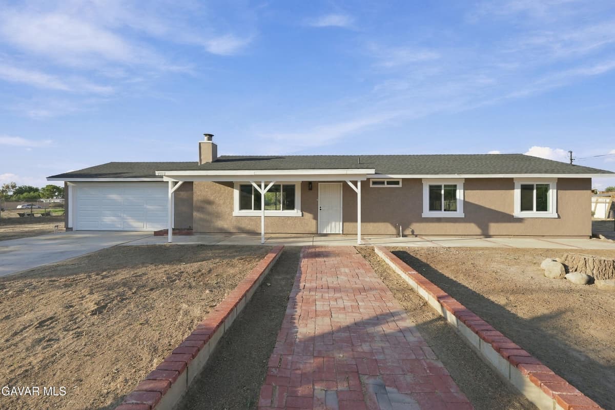 9523 E Avenue Q12