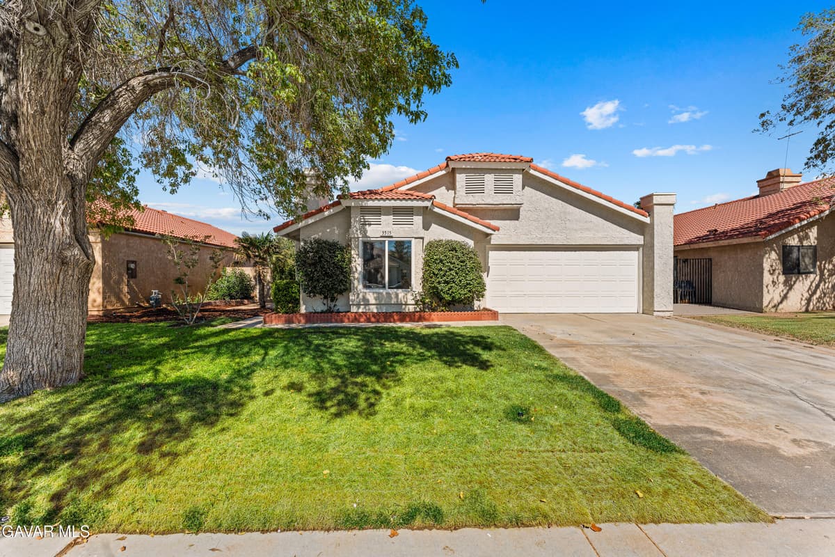 3515 E Avenue R12