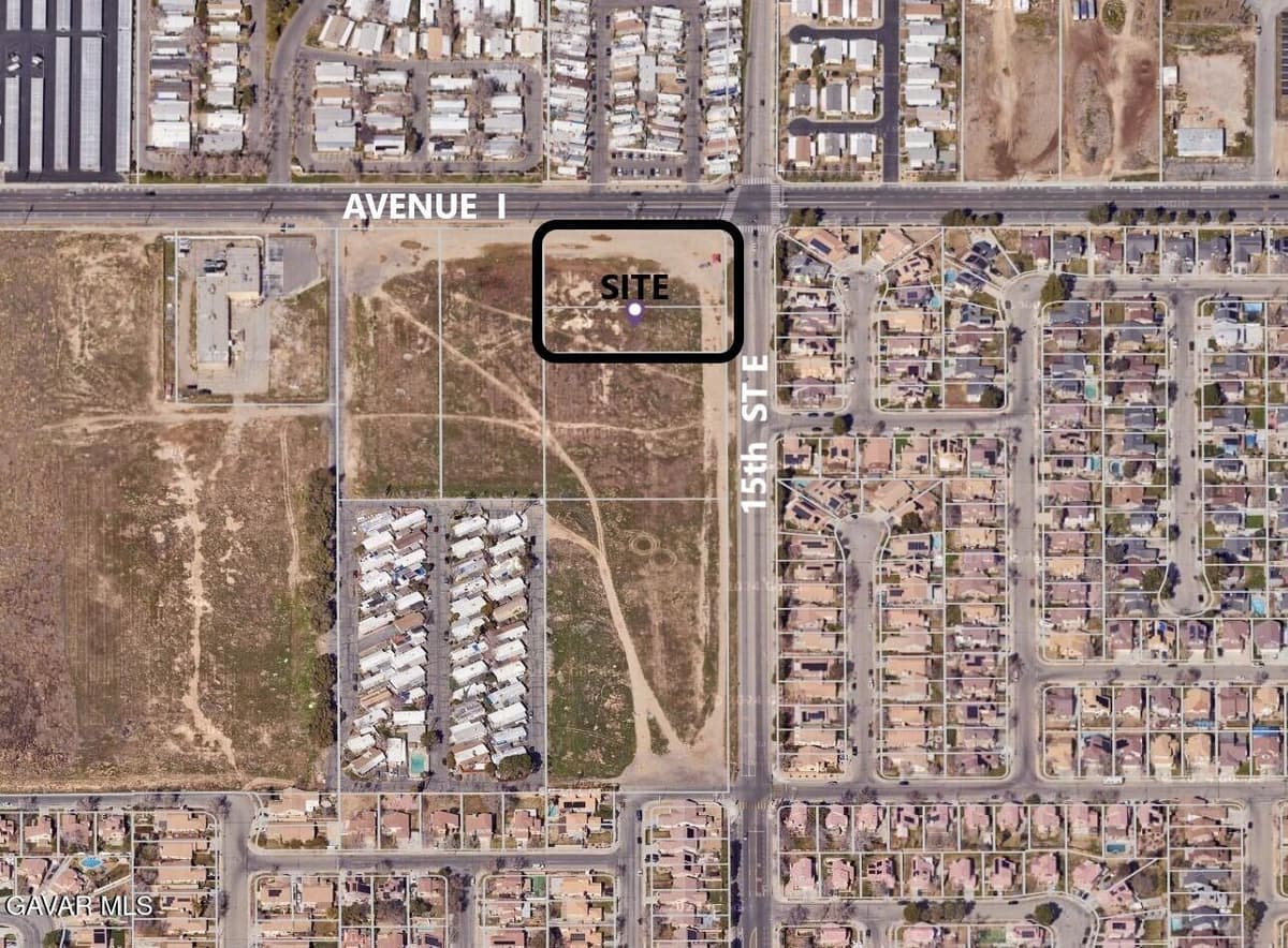 Cor Avenue I 15th St E