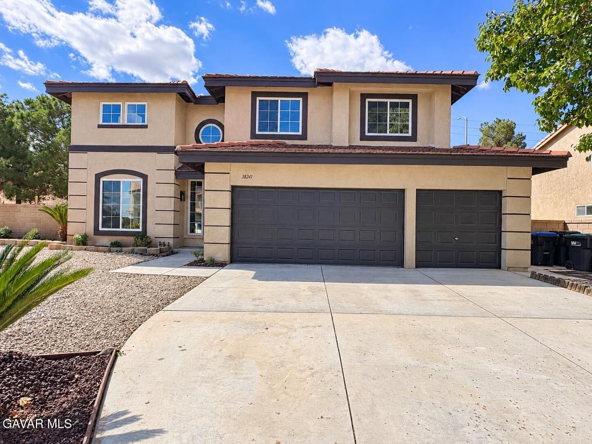 38241 Hillcrest Drive