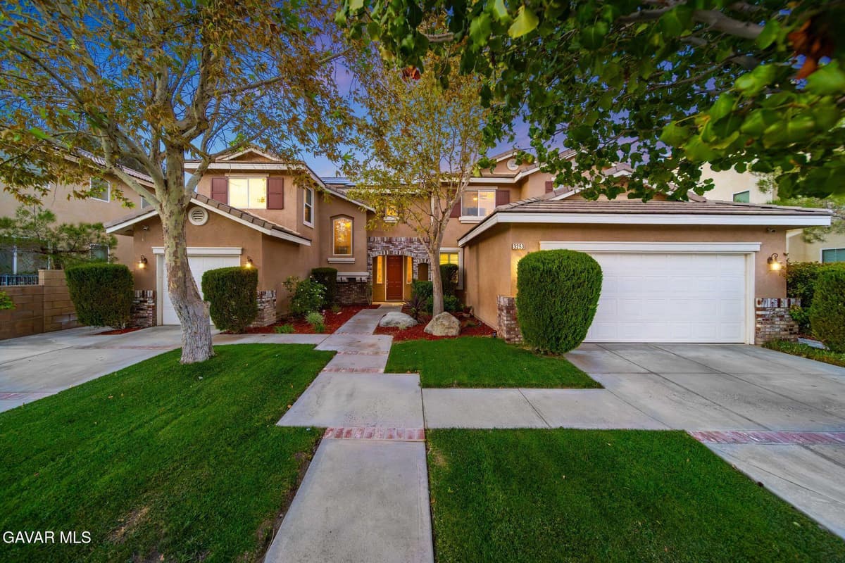 3253 Vahn Lane