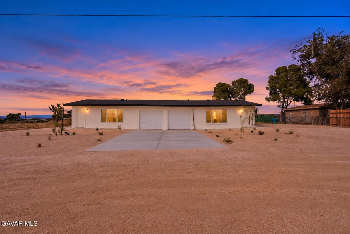 13841 E Ave G 8