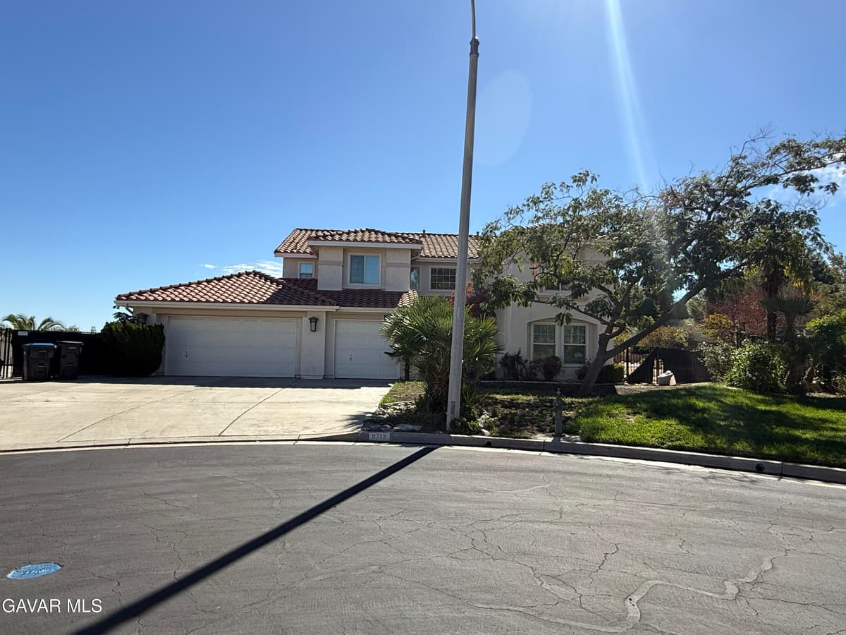 5712 Las Brisas Terrace