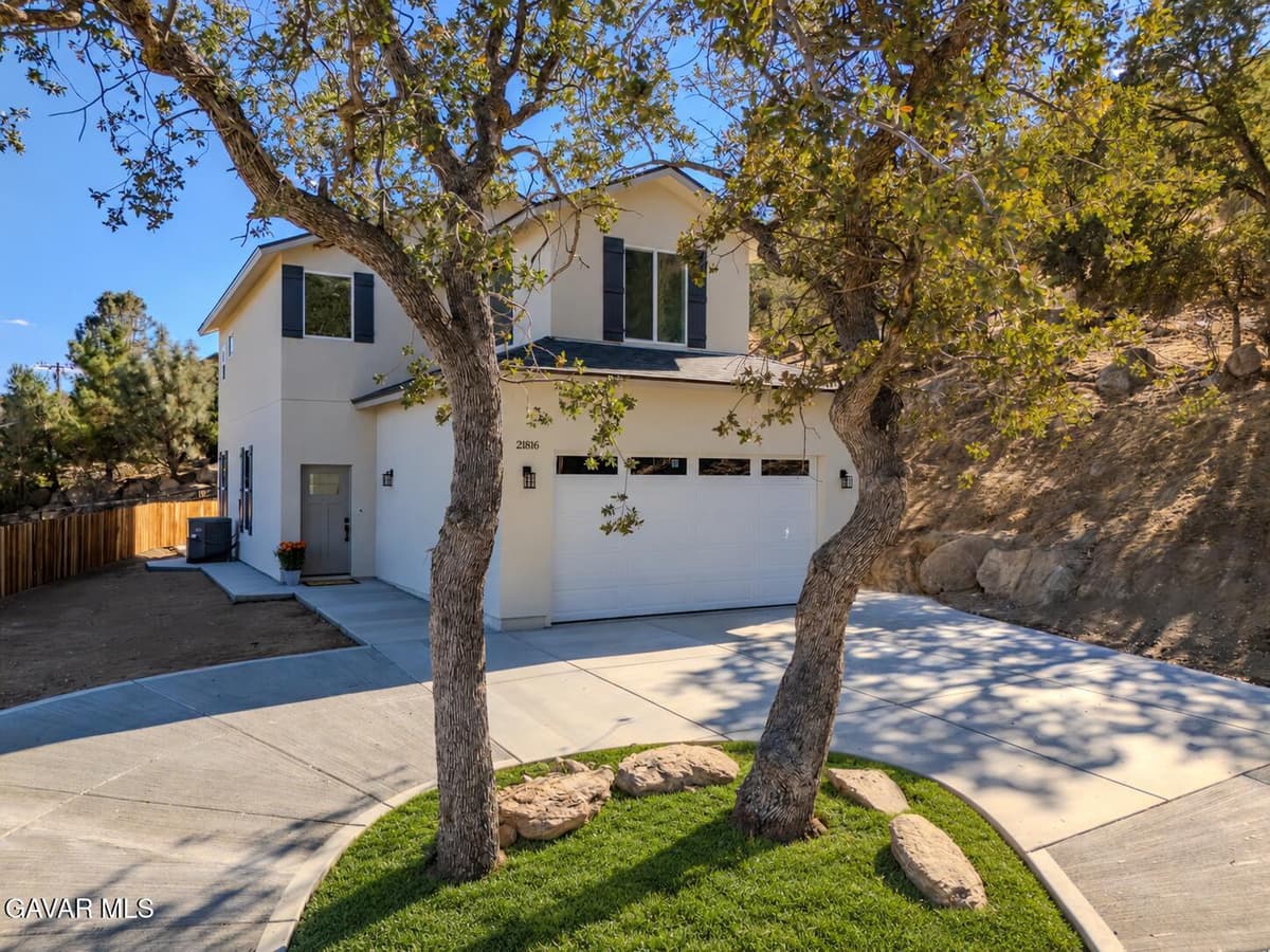 21816 Sunnybrook Drive