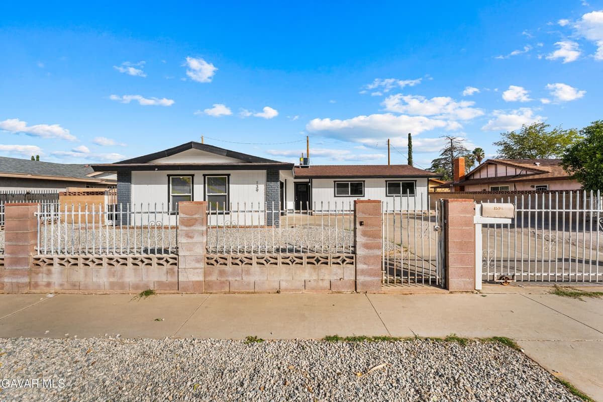 139 E Avenue Q7