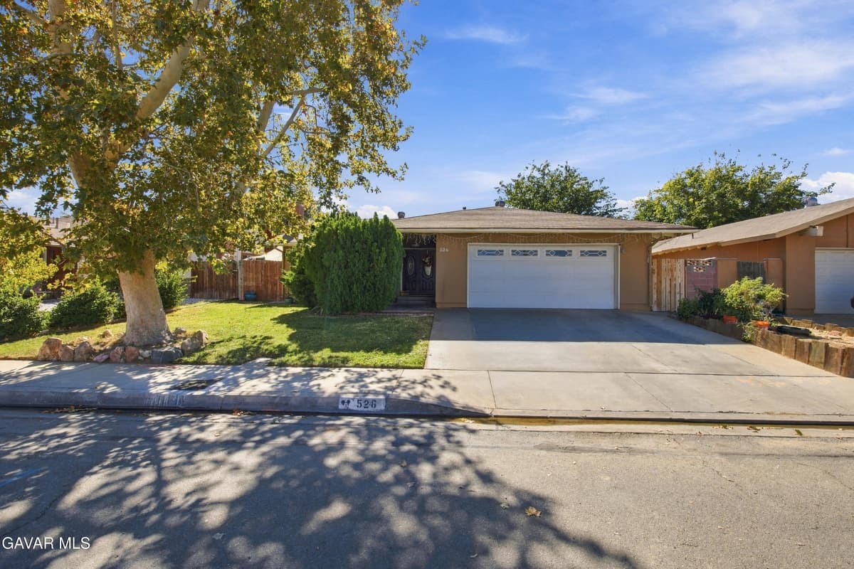 526 E Avenue J 4