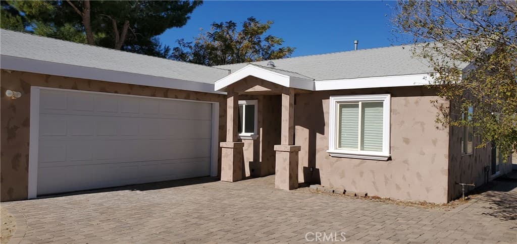 10645 E Avenue R12