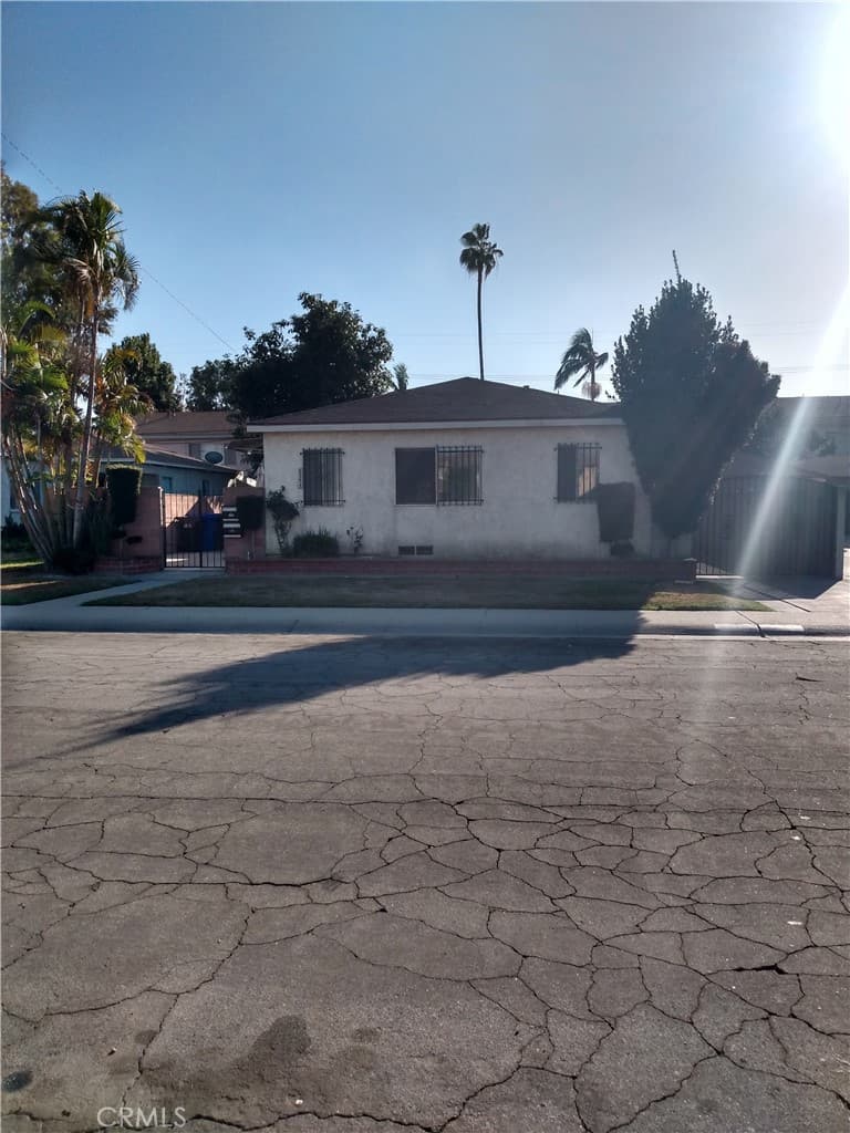 8354 La Villa Street