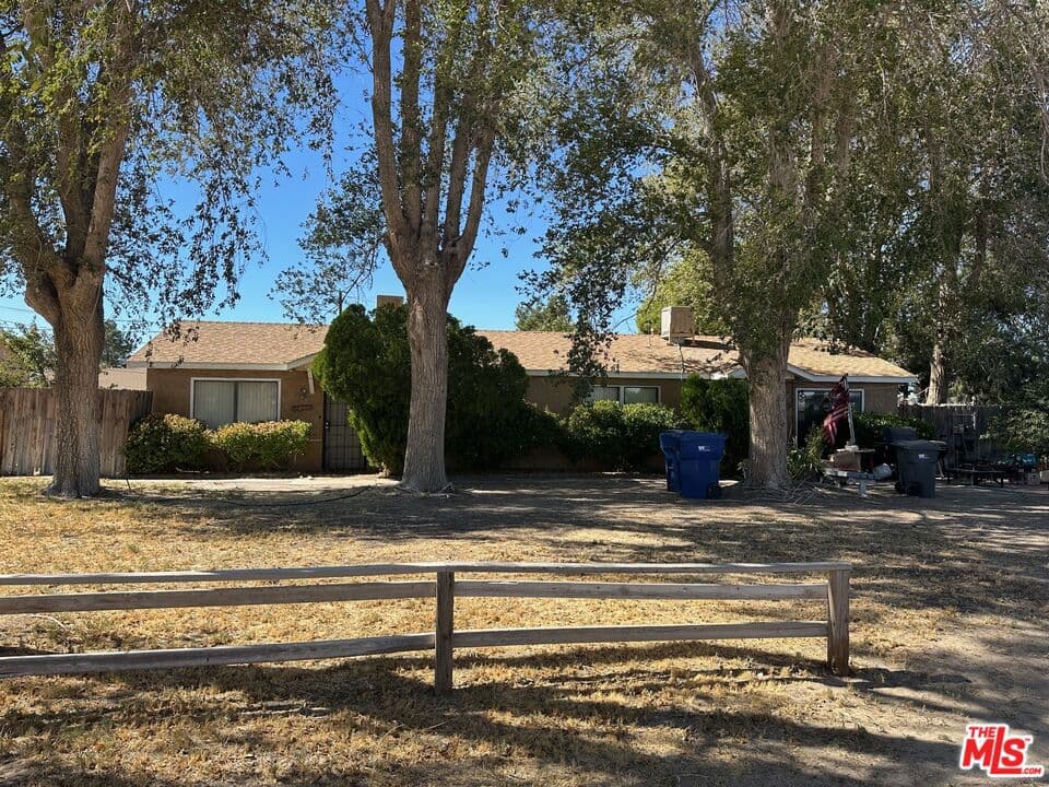 3235 E Avenue H10