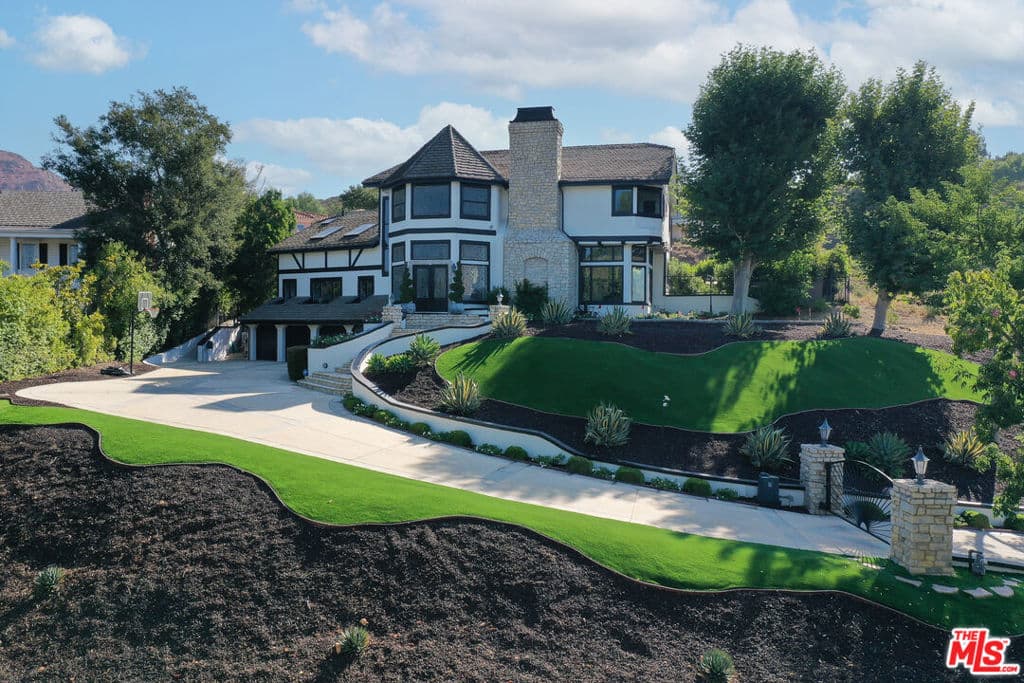 5555 Little Fawn Court