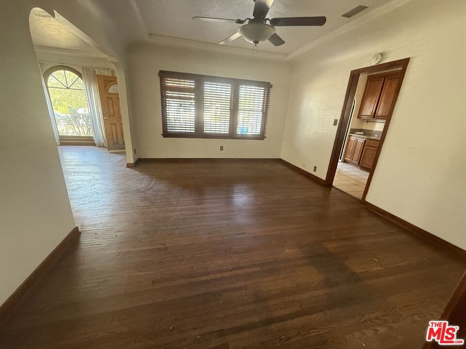 1942 W 76th Street