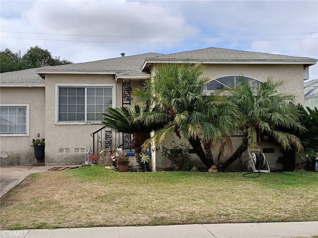 2207 N Anzac Avenue