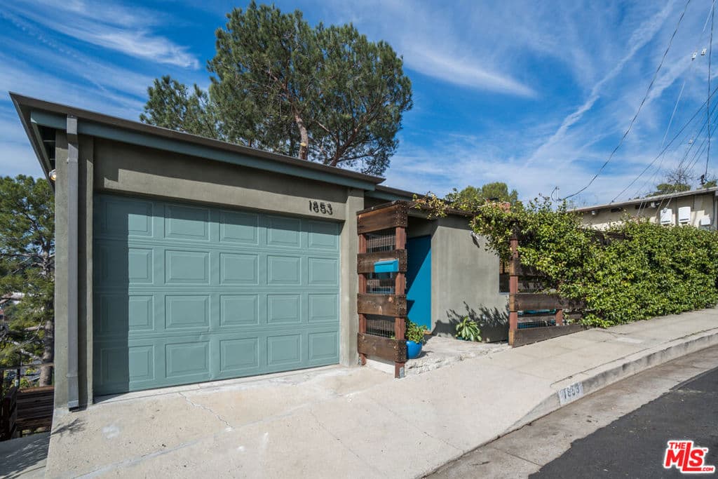 1853 Phillips Way