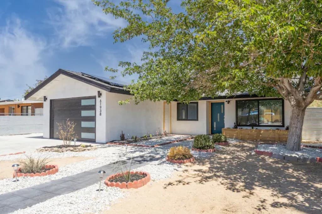 61938 Oleander Drive