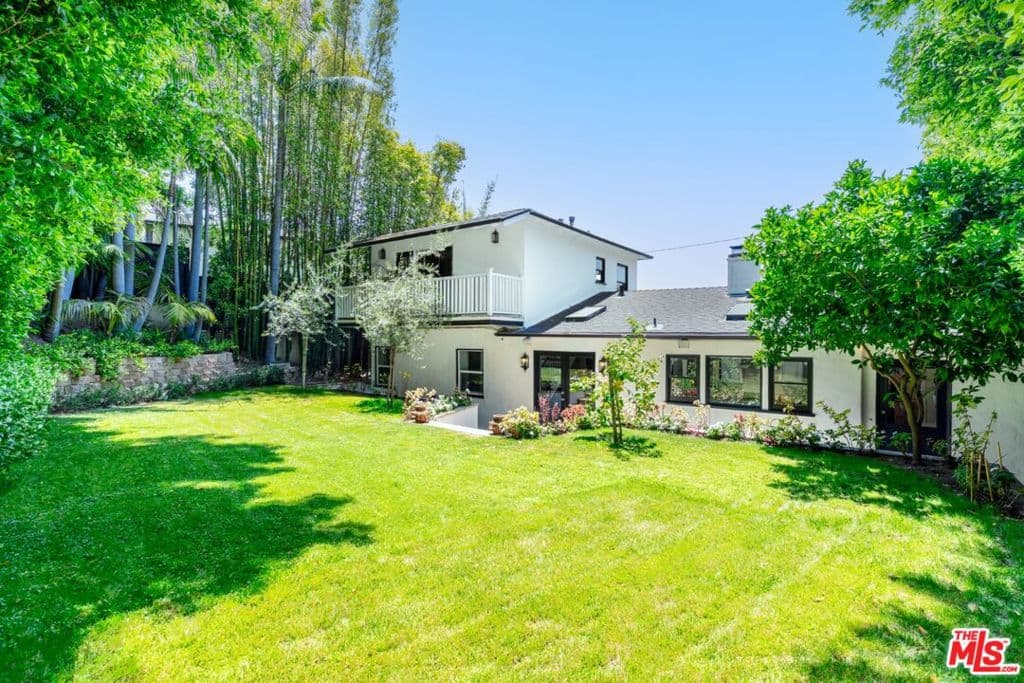1622 Sunset Plaza Drive
