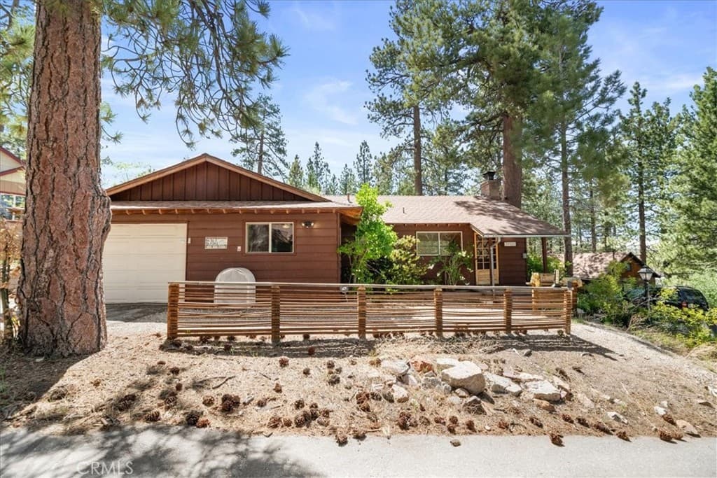 39989 Hillcrest Drive