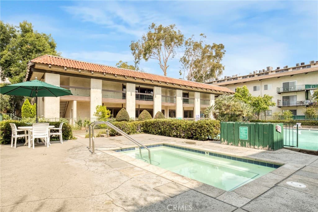 5460 White Oak Avenue F105