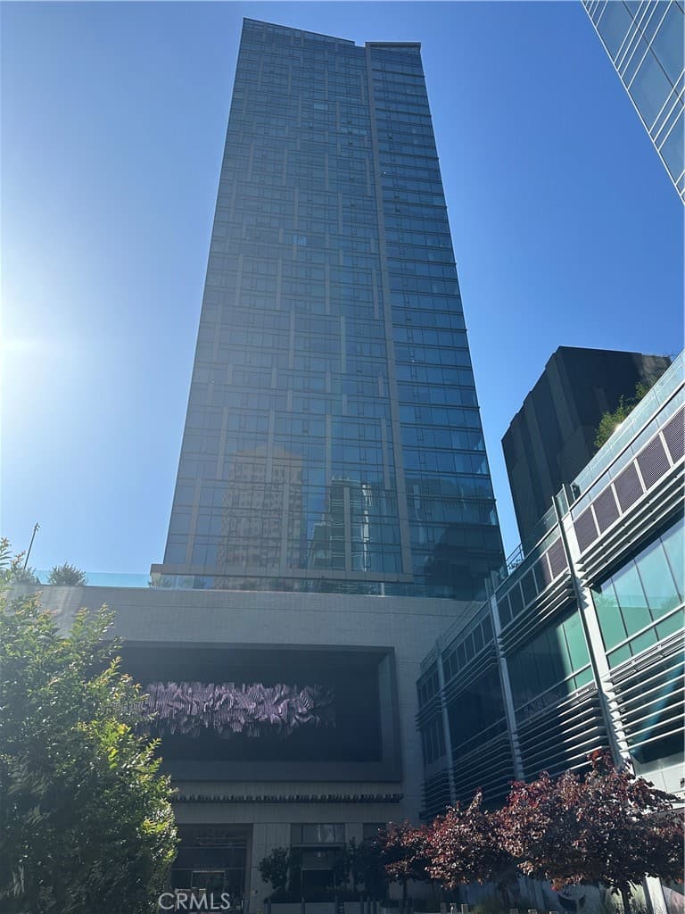 889 Francisco Street 2601
