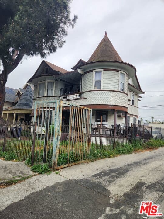 626 E 54th Street