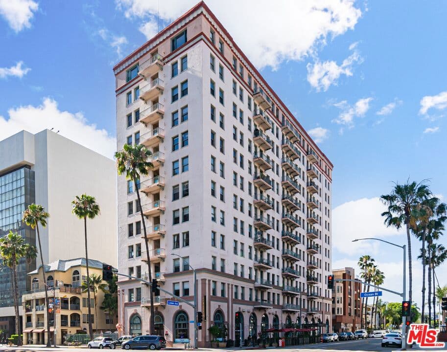 455 E Ocean Boulevard 502